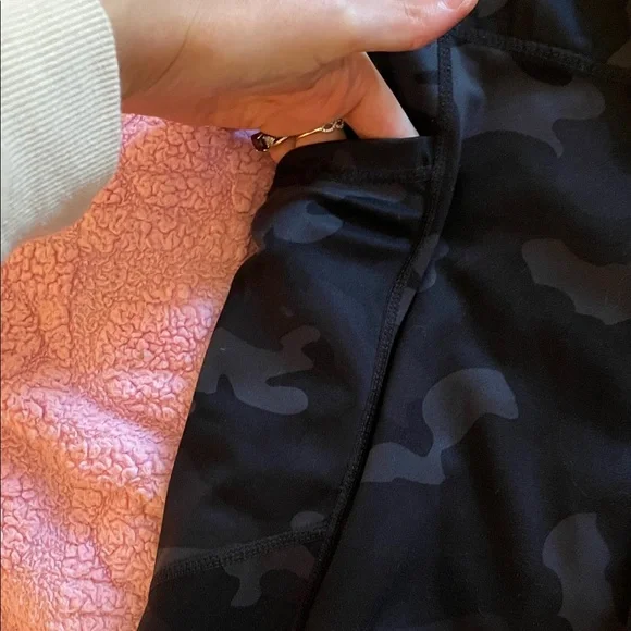 EUC Yogalicious Lux Charcoal Camouflage Leggings - Picture 3 of 4